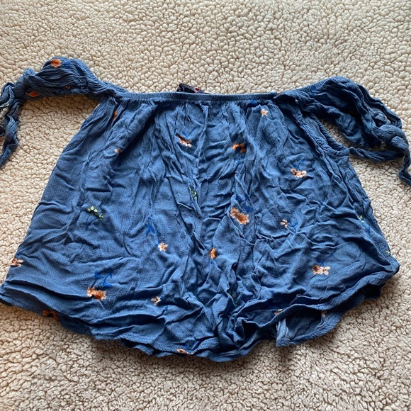 ⚡️⚡️FREE a with a purchase of $25⚡️⚡️One Clothing- Crop Top, SIZE: S - Picture 4 of 4